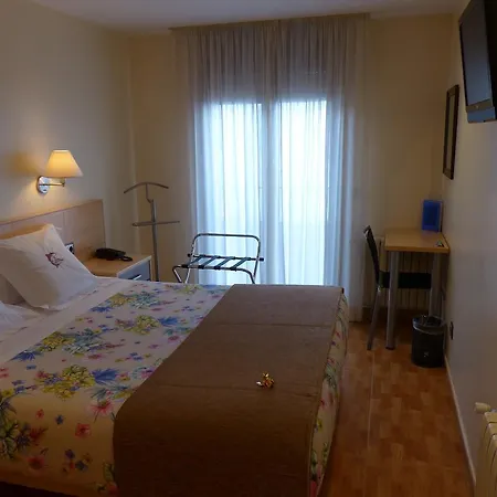 Les Truites Adults Only 3*