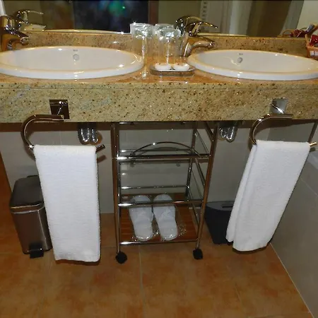 Les Truites Adults Only 3*